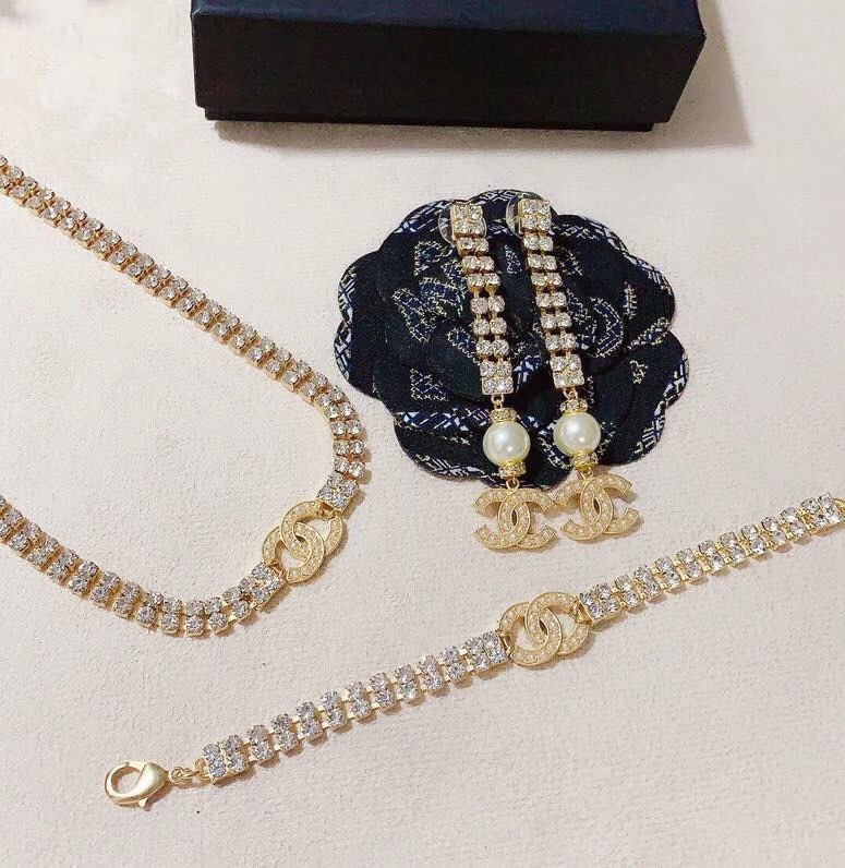 Chanel Prong-set Rhinestone Bracelet Earrings Necklace - Rep Fashion™