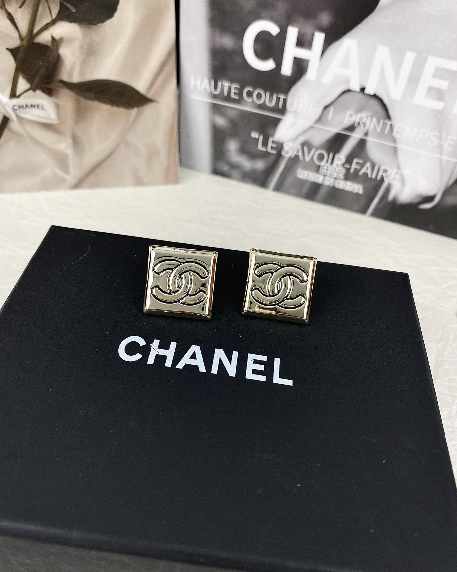 Chanel Square Pearl Stud Earrings - Rep Fashion™