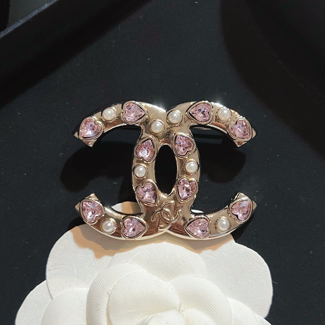 Chanel Pink Heart Diamond Paved CC Brooch - Rep Fashion™
