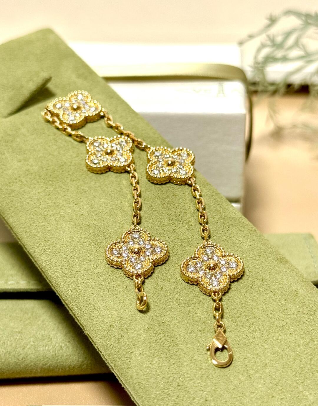 VCA Vintage Alhambra Bracelet in Gold-tone with Paved,5 Motifs - Rep Fashion™