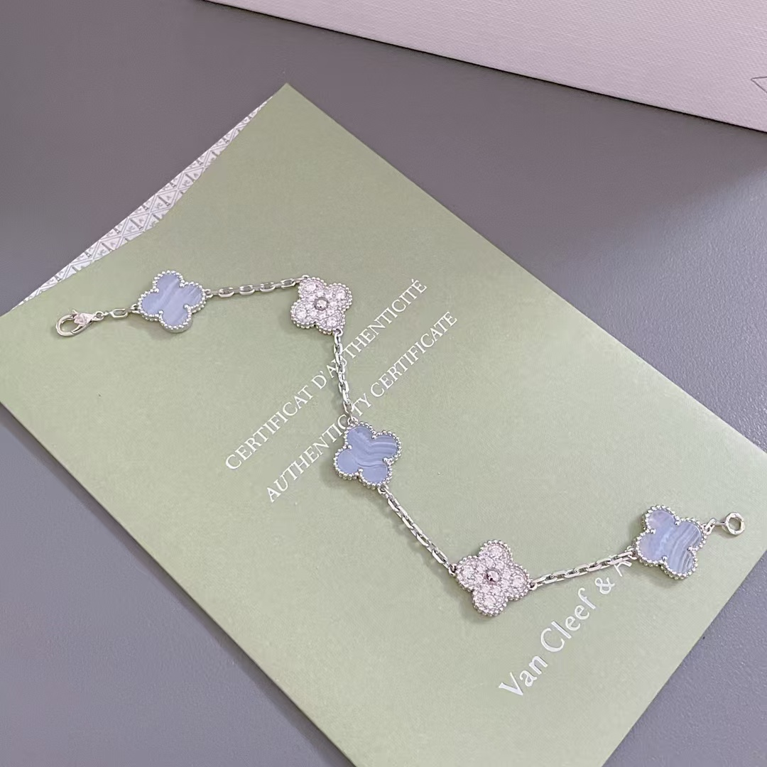 VCA Diamond and Chalcedony Vintage Alhambra Bracelet 5 Motifs - Rep Fashion™