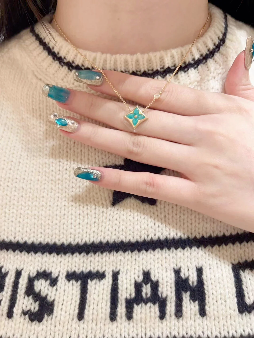 Louis Vuitton Color Blossom BB Star Pendant Necklaces - Rep Fashion™