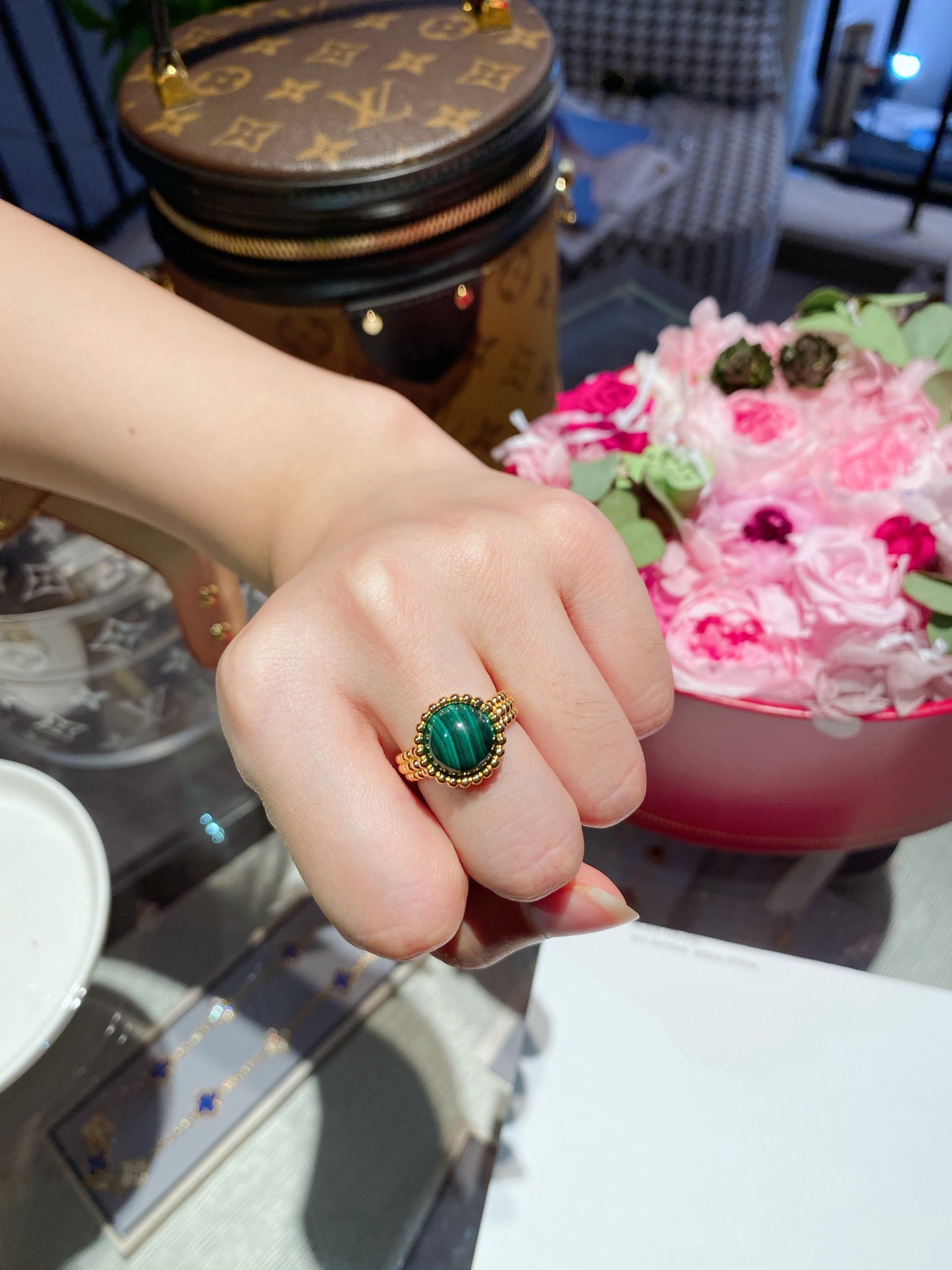 VCA Yellow Gold Malachite Perlee Couleurs Ring - Rep Fashion™
