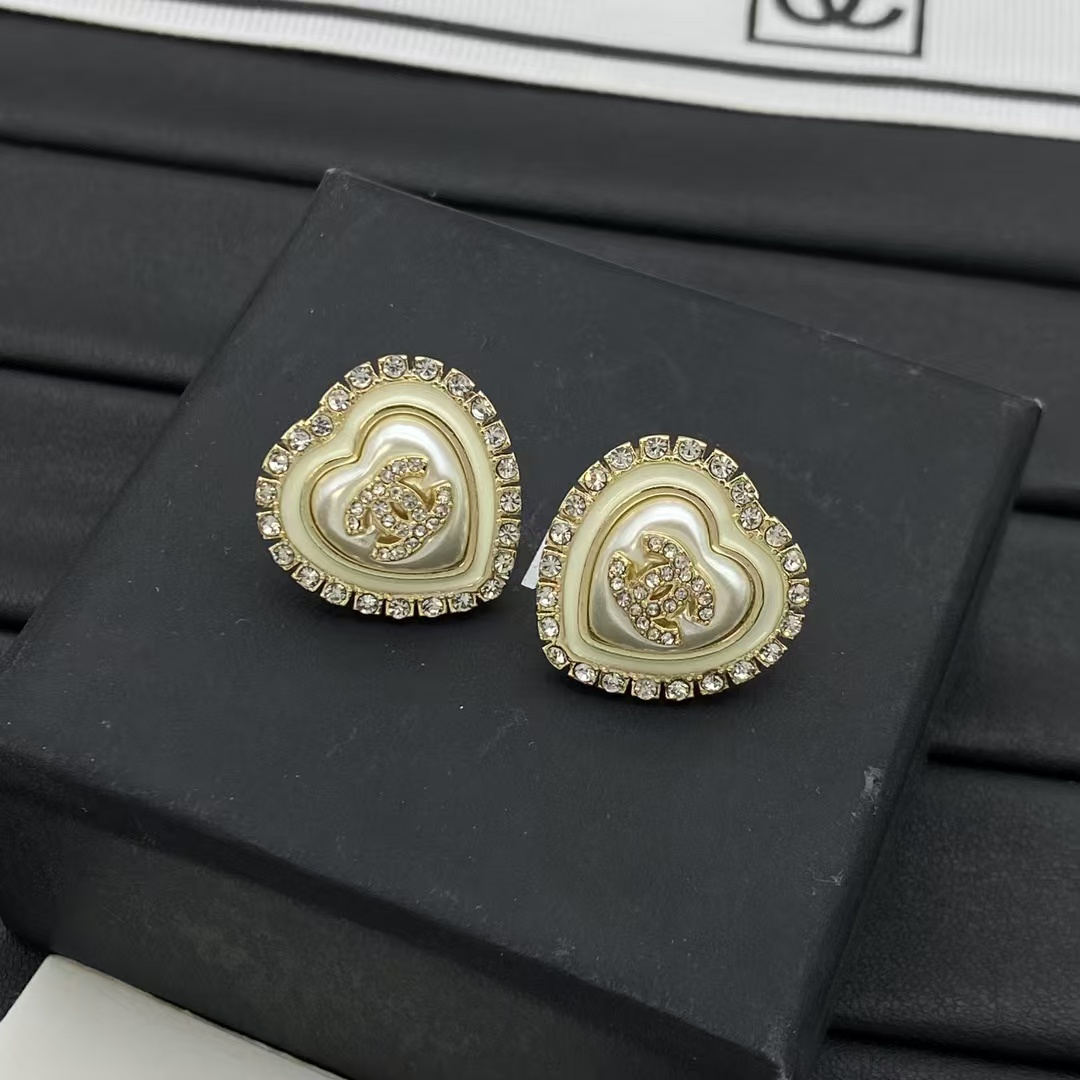 Chanel Strass Paved Heart Stud Earrings - Rep Fashion™