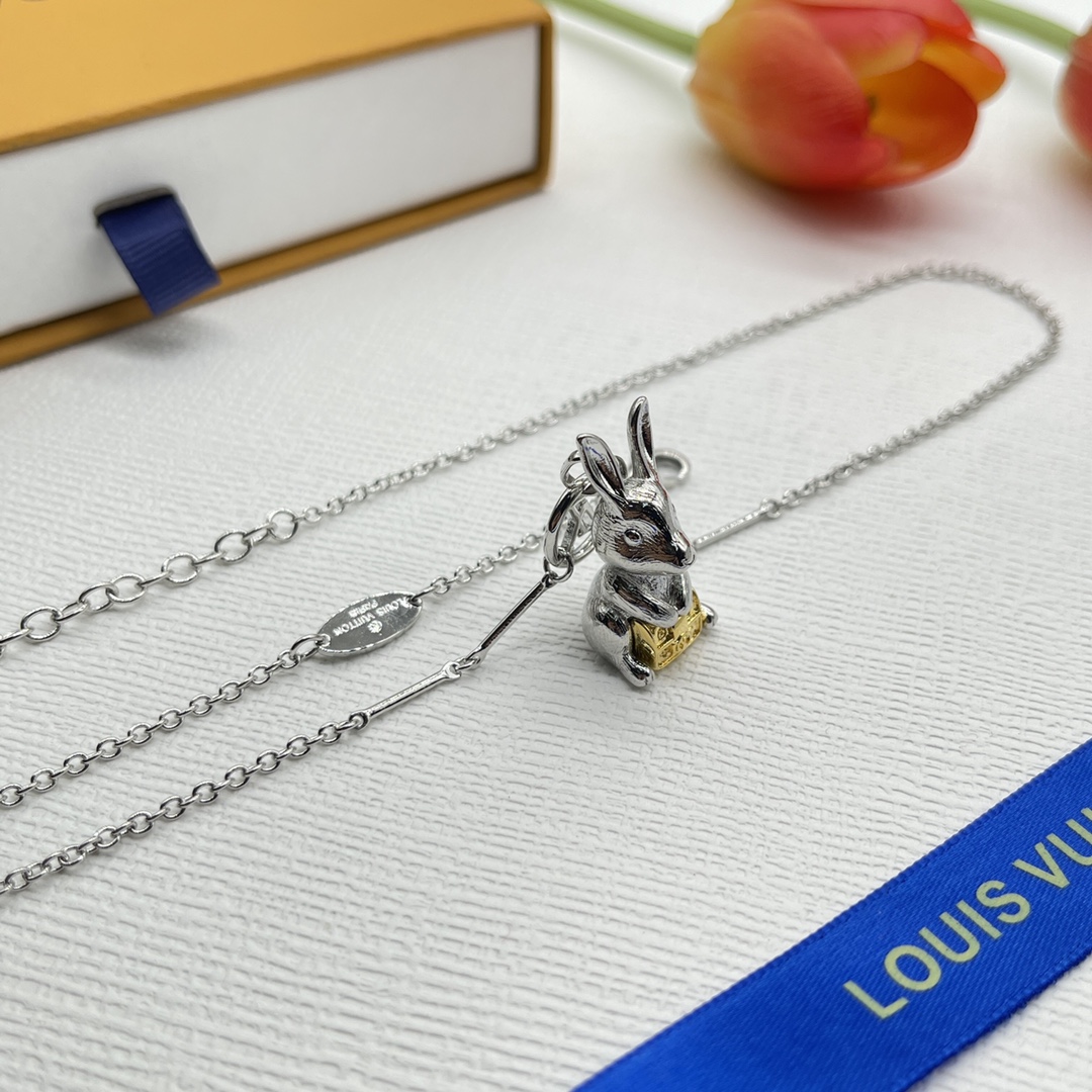 Louis Vuitton Rabbit Necklace - Rep Fashion™
