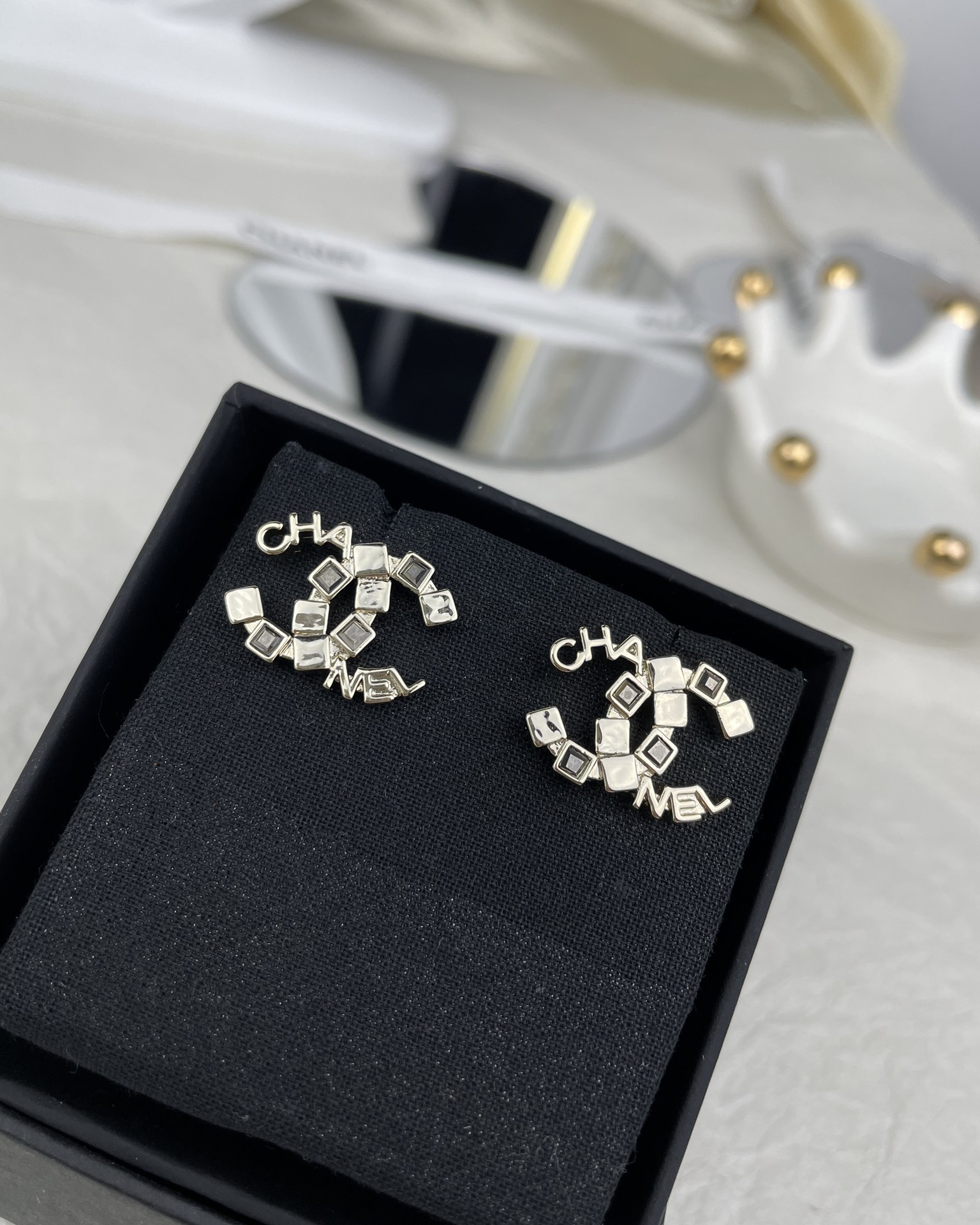 Chanel Letter Brooch Earrings - Rep Fashion™
