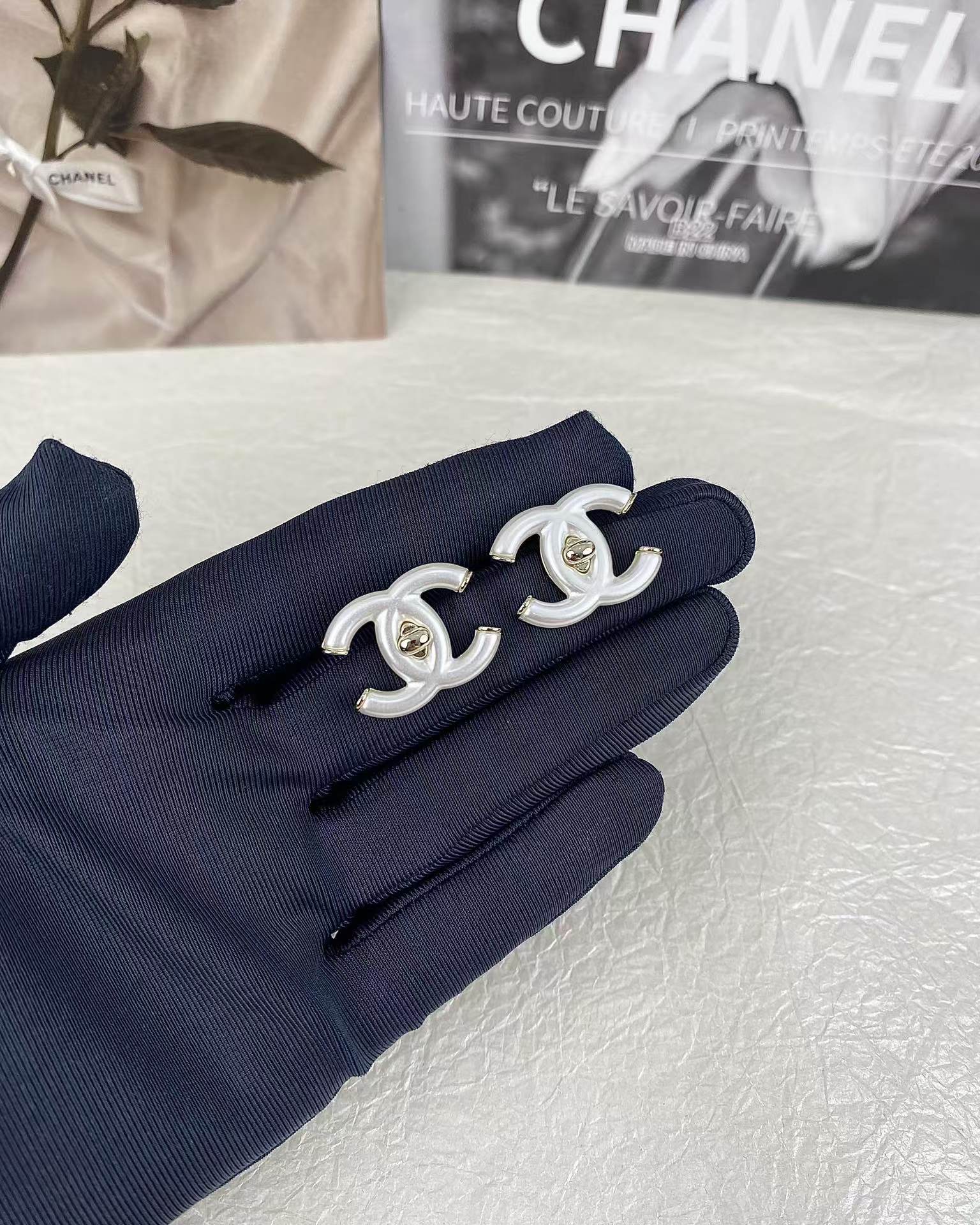 Chanel White Double C Stud Earrings - Rep Fashion™