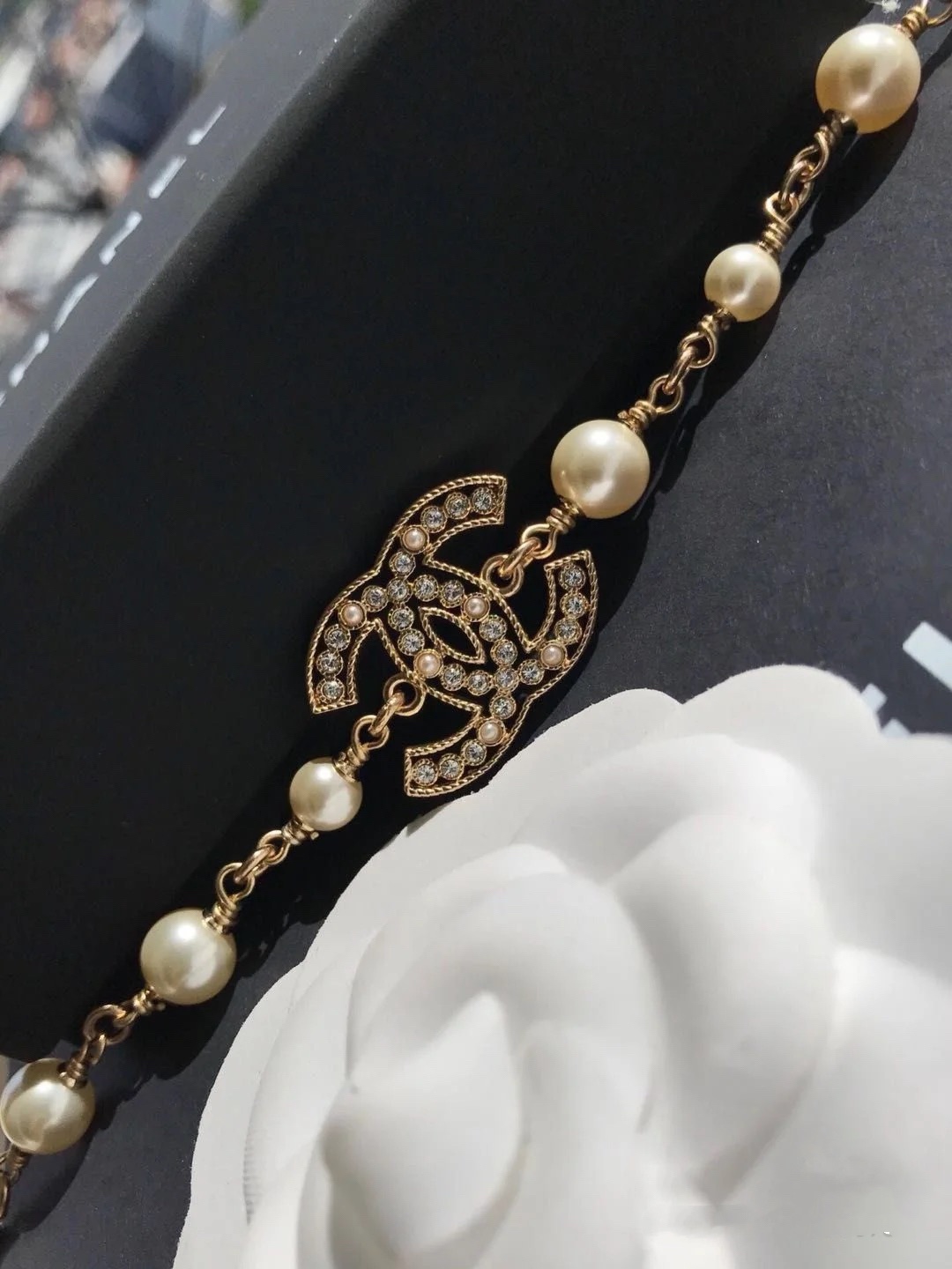 Chanel Hollow CC Diamond Paved Pearl Chain Bracelet - Rep Fashion™