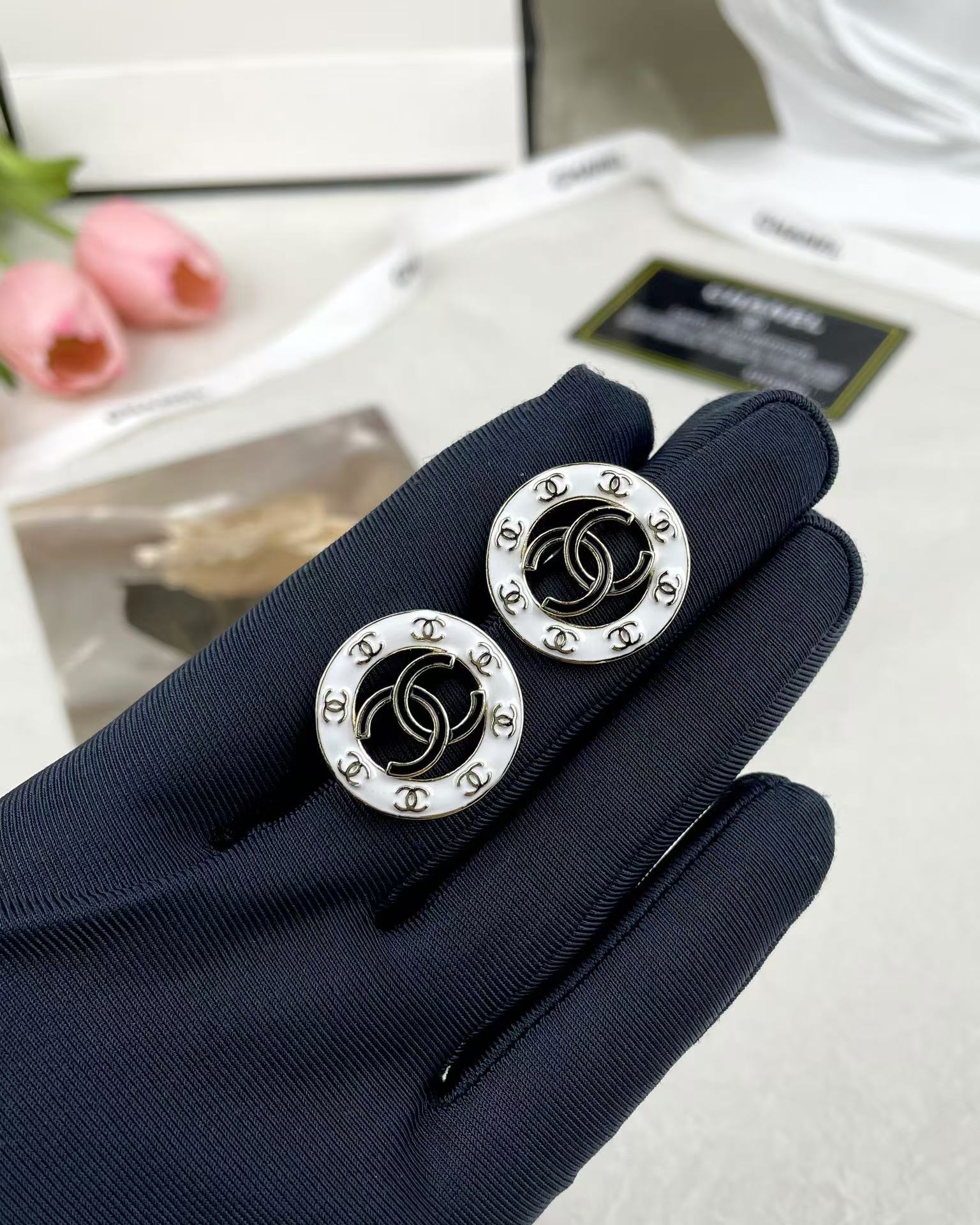 Chanel Round White and Black Enamel Stud Earrings - Rep Fashion™