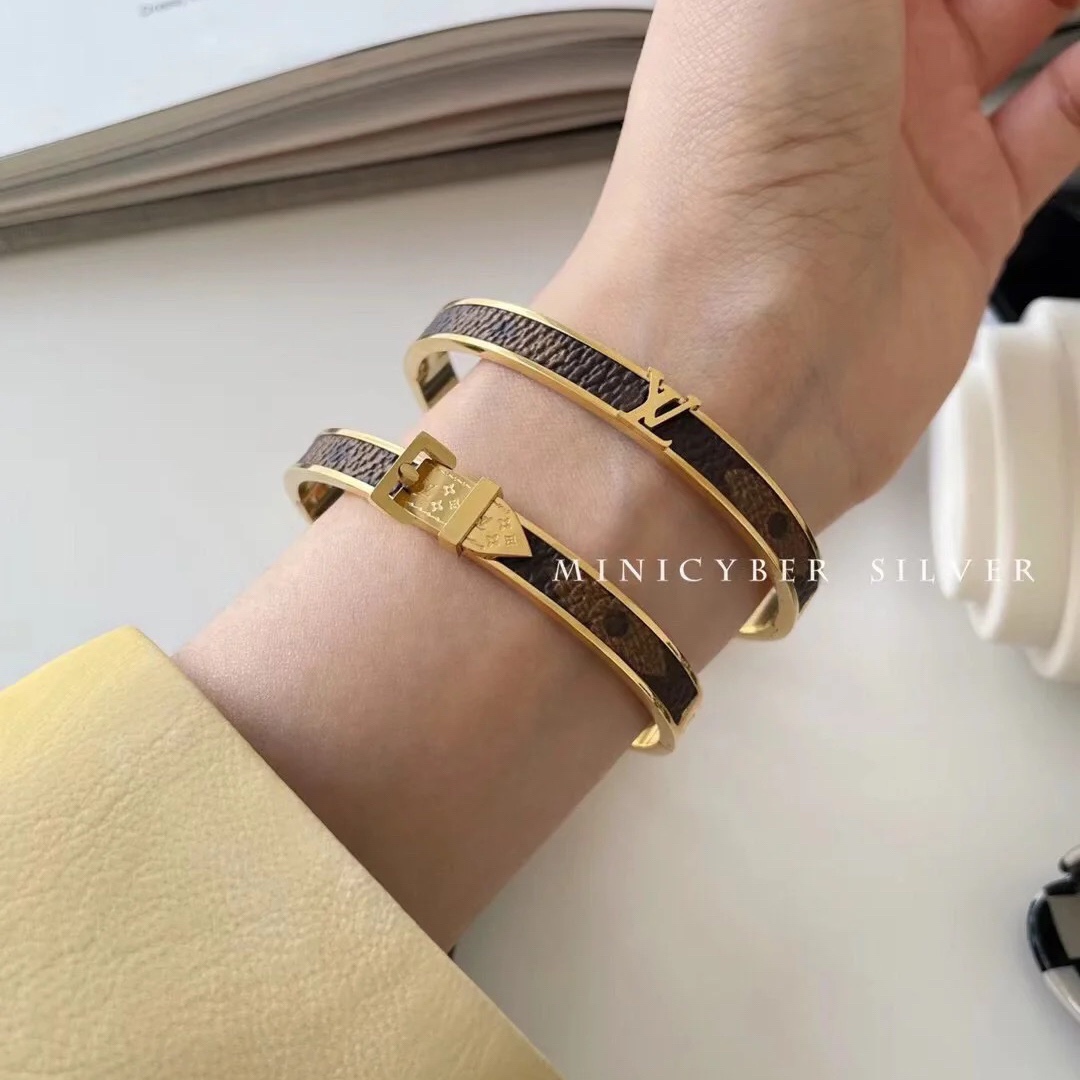 Louis Vuitton Vintage Leather Bangle Bracelet - Rep Fashion™