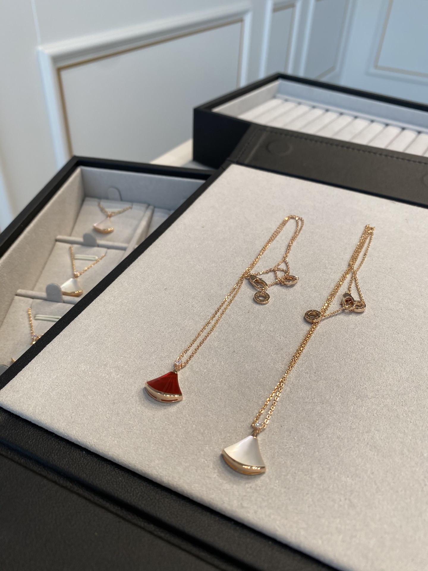 Bvlgari Divas' Dream Rose Gold Necklace - Rep Fashion™