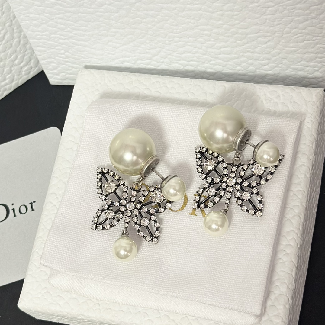 Dior Butterfly Pearl Drop Earrings - Rep Fashion™
