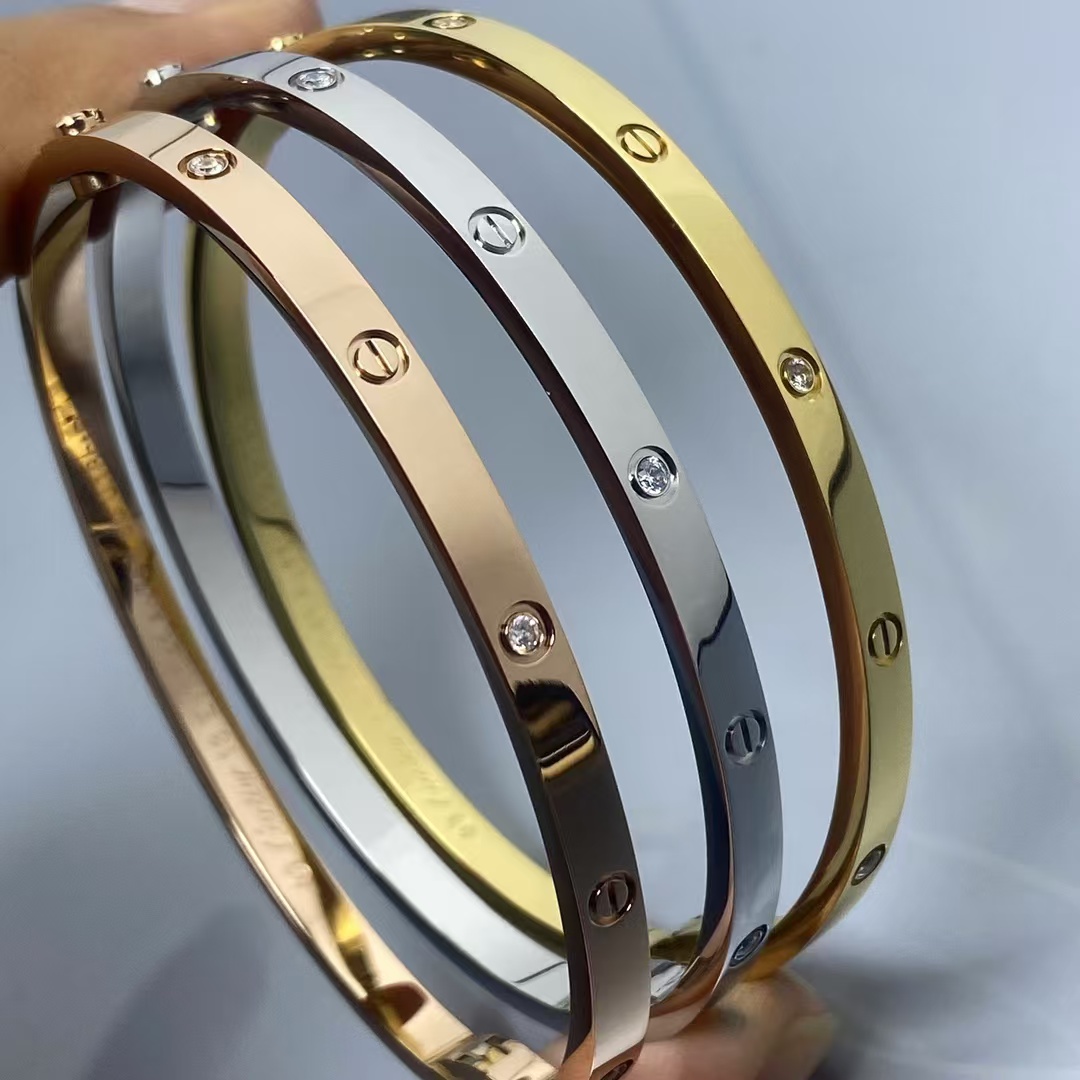 Cartier LOVE Bracelet Bangle - Six Diamonds - Rep Fashion™