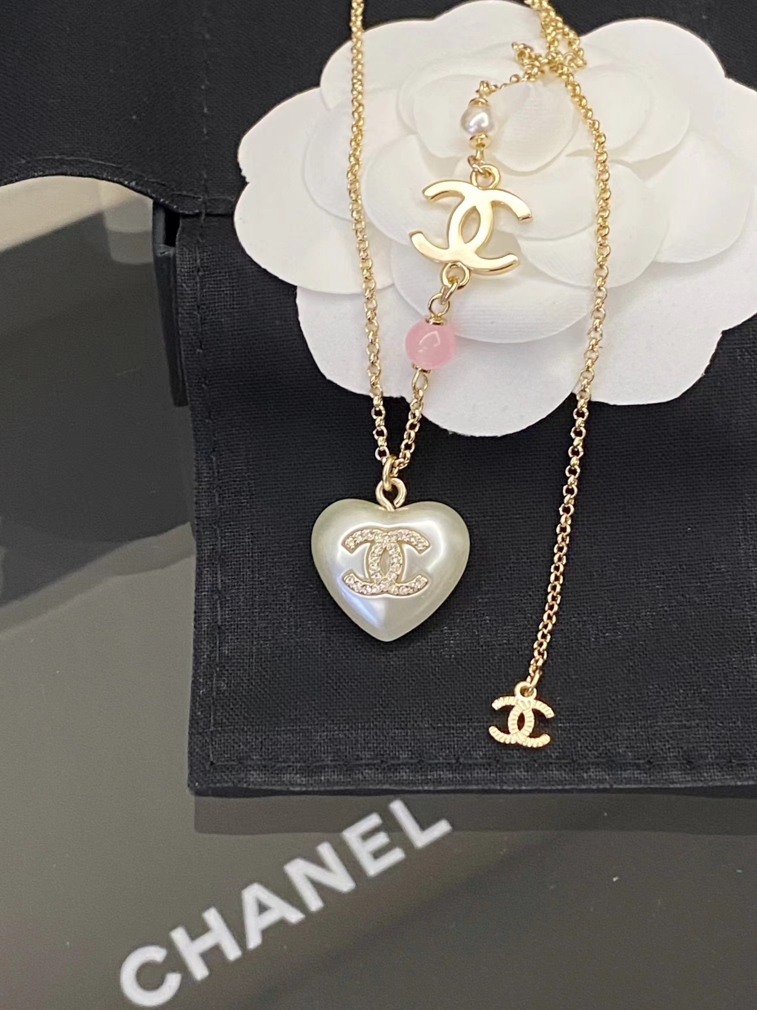 Chanel Pearl Love Heart Pendant Necklace - Rep Fashion™