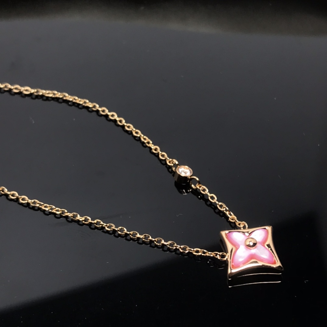 Louis Vuitton Pink Mother of Pearl Star Pendant Necklace in Rose Gold - Rep Fashion™