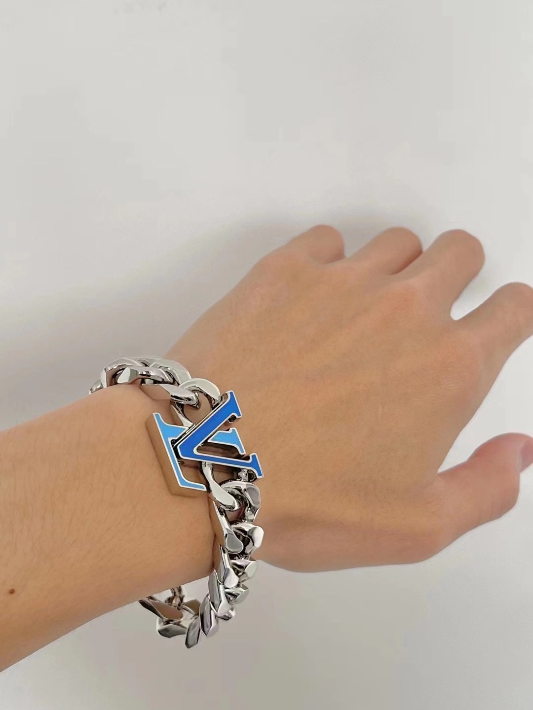 Louis Vuitton Silver Chunky Cuban Chain Blue LV Men's Bracelet - Rep Fashion™