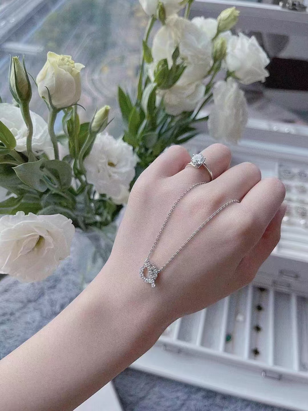 Hermes Q Pendant Necklace - Rep Fashion™