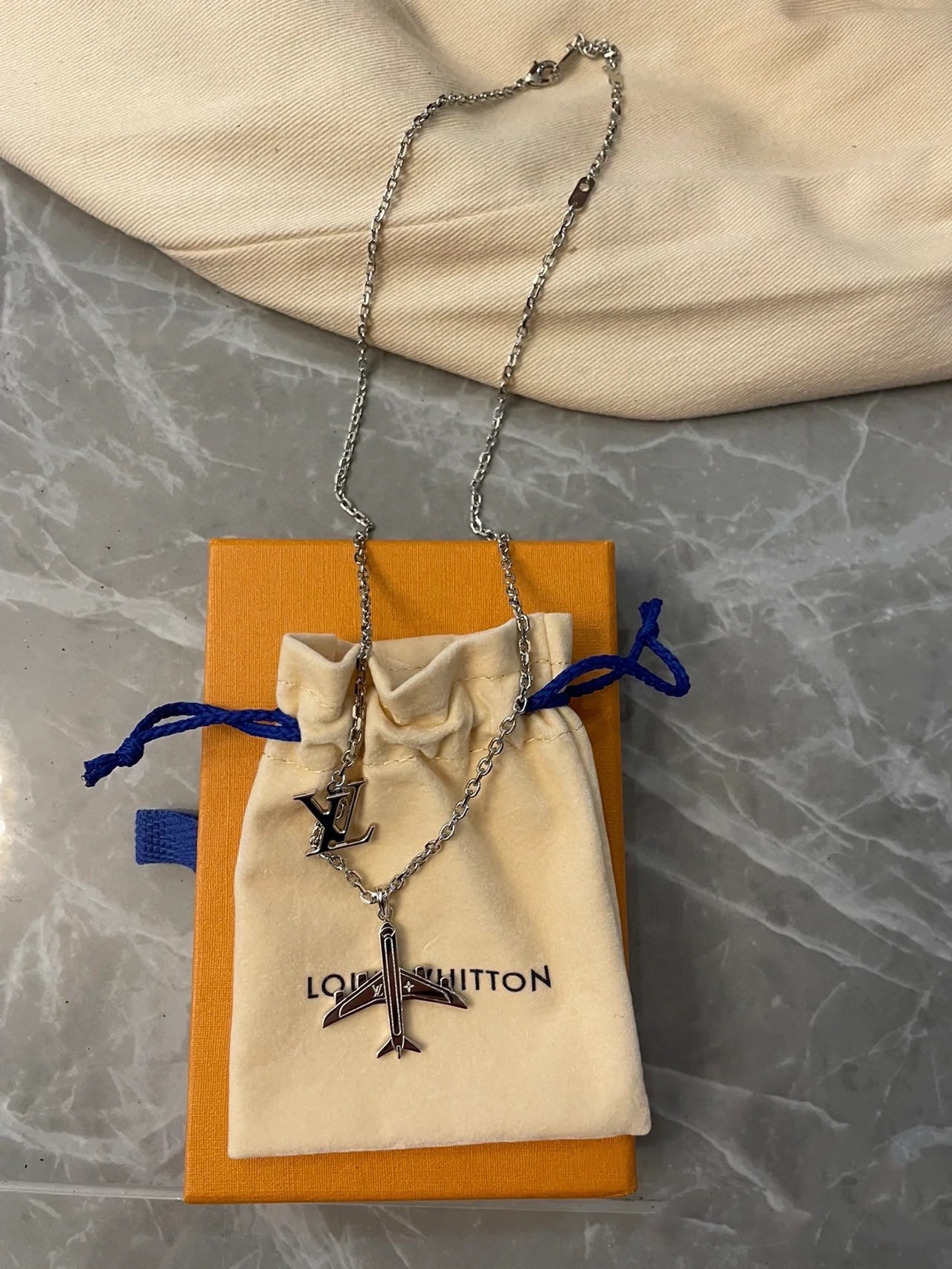 Louis Vuitton Silver LV Plane Mens Necklace - Rep Fashion™