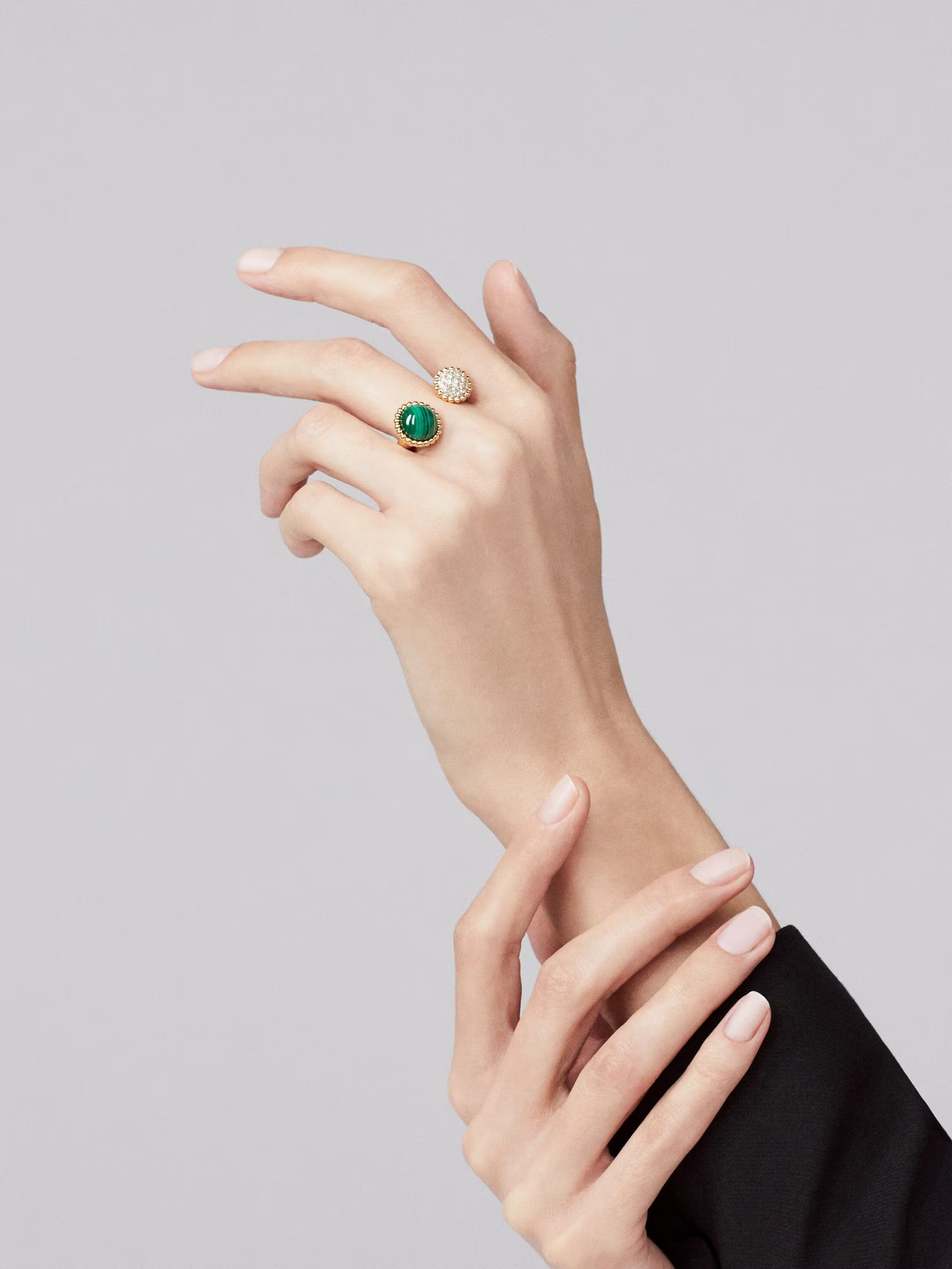 VCA Malachite Perlee Couleurs Between the Finger Ring - Rep Fashion™
