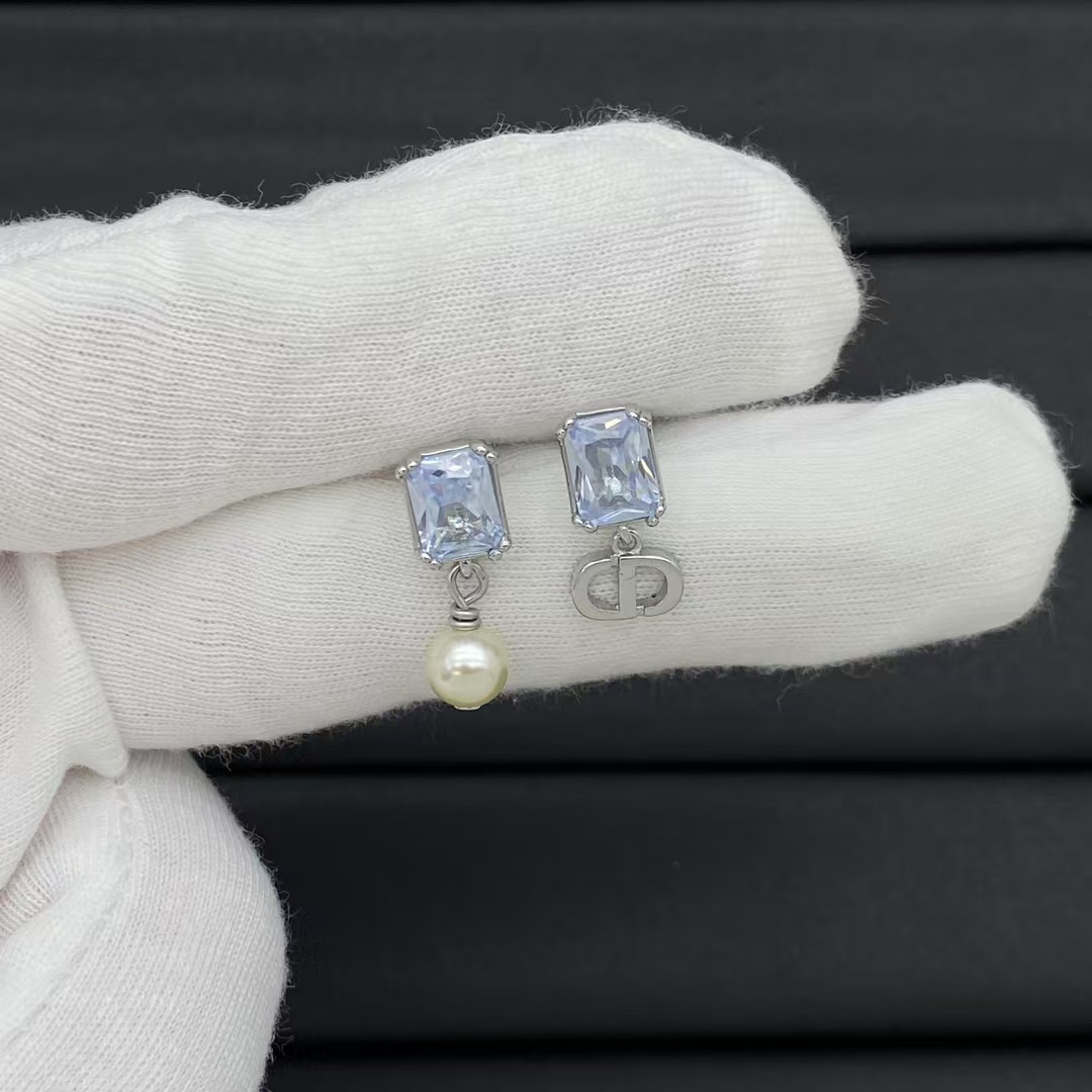 Dior Asymmetric Charms Drop Earrings - Rep Fashion™