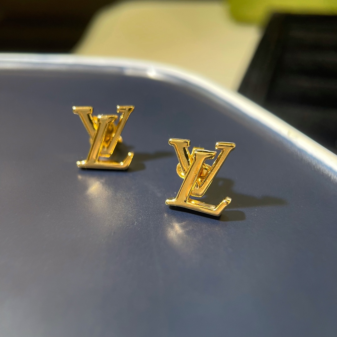 Louis Vuitton Letter Minimalist Stud Earrings - Rep Fashion™
