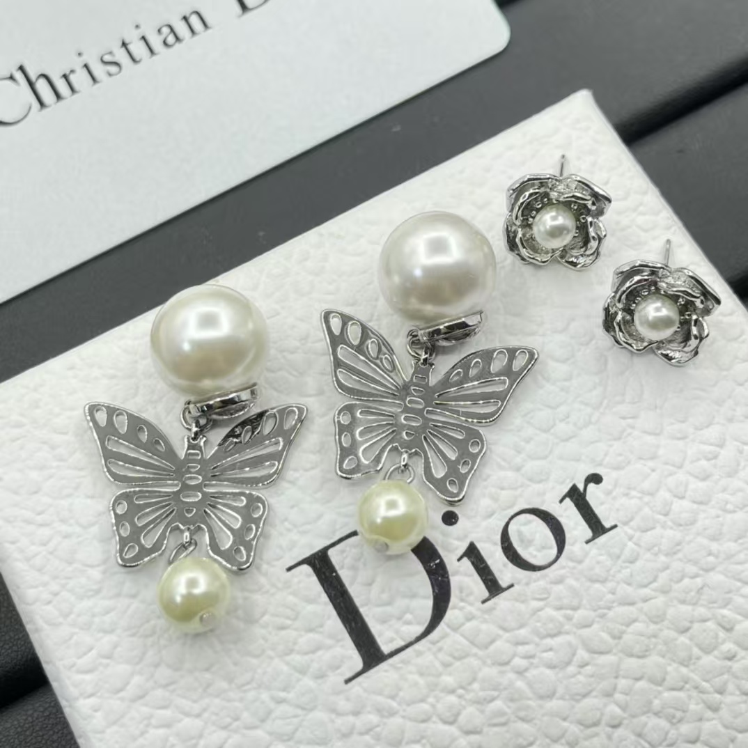 Dior Silver Butterfly Pearl Earrings - Rep Fashion™