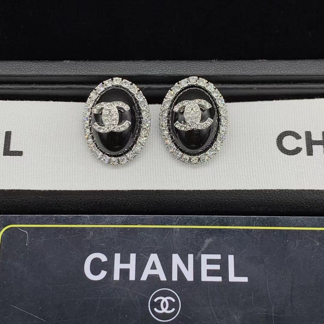 Chanel Oval Black Earrings - Rep Fashion™