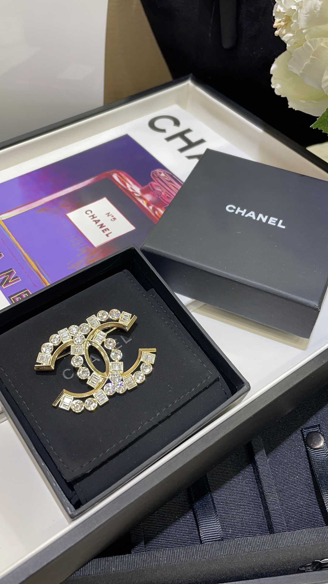 Chanel Sparkling Diamond CC Brooch - Rep Fashion™