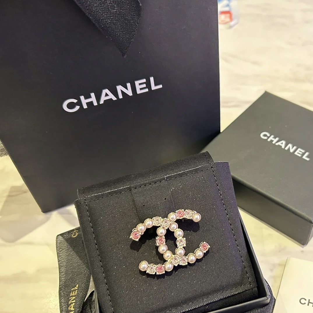 Chanel Elegant Pink Diamond Coco Brooch - Rep Fashion™