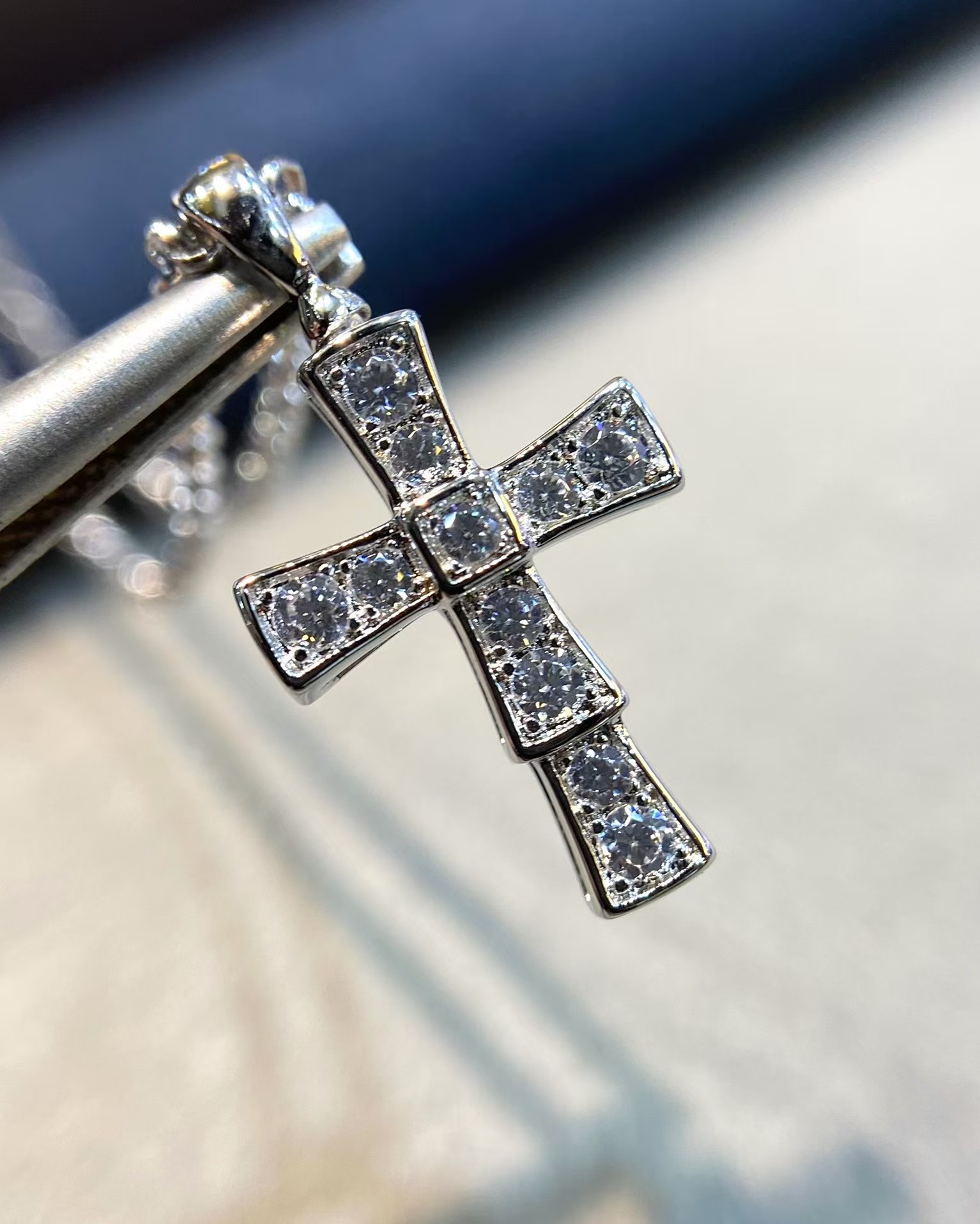 Bvlgari Cross Croce Pendant Necklace - Rep Fashion™