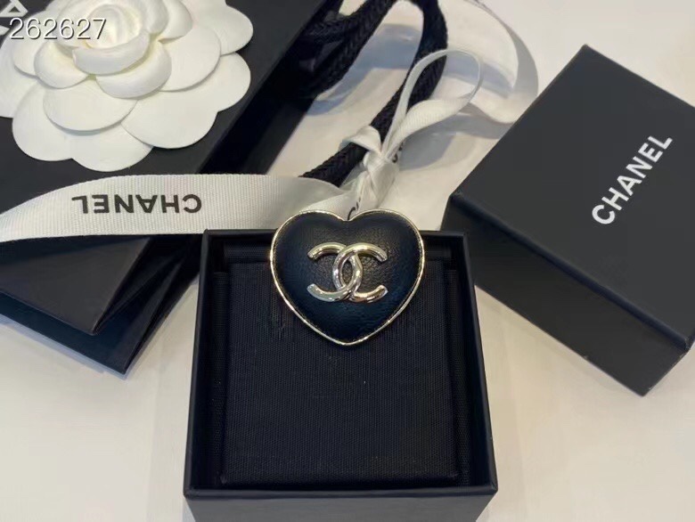 Chanel Black Leather Heart Brooch - Rep Fashion™