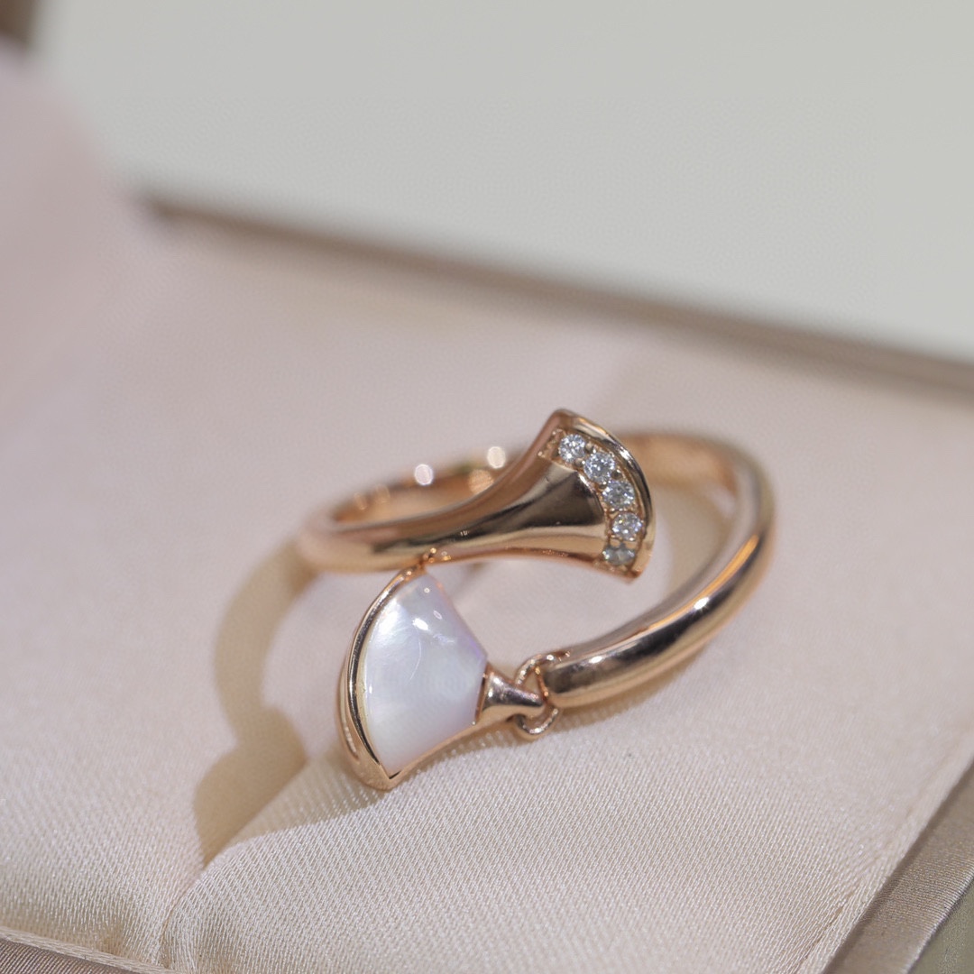 Bvlgari Rose Gold Charm Dangle Divas' Dream Ring - Rep Fashion™