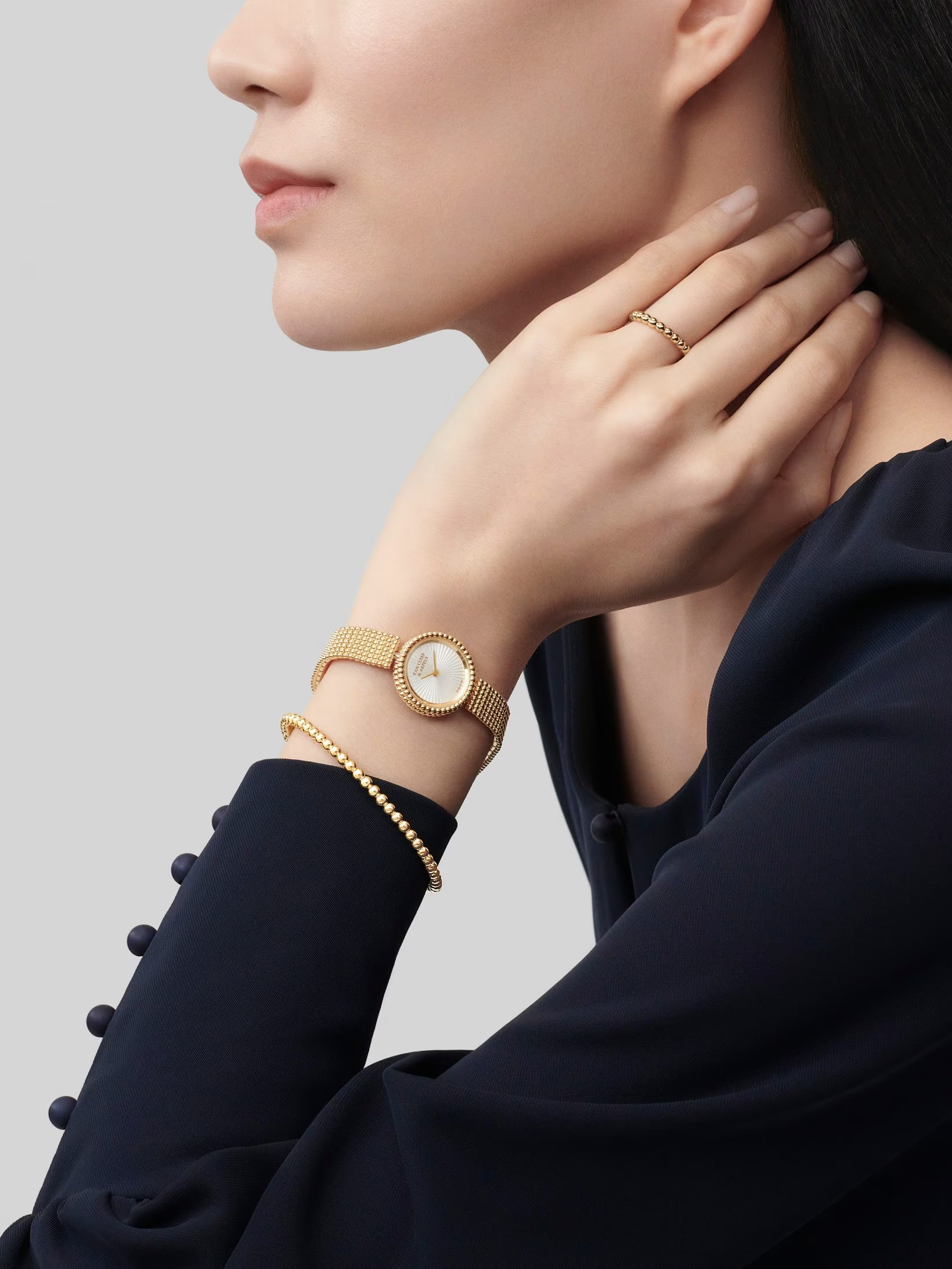 VCA Perlee Pearls of Gold Bracelet - Medium Bangle - Rep Fashion™