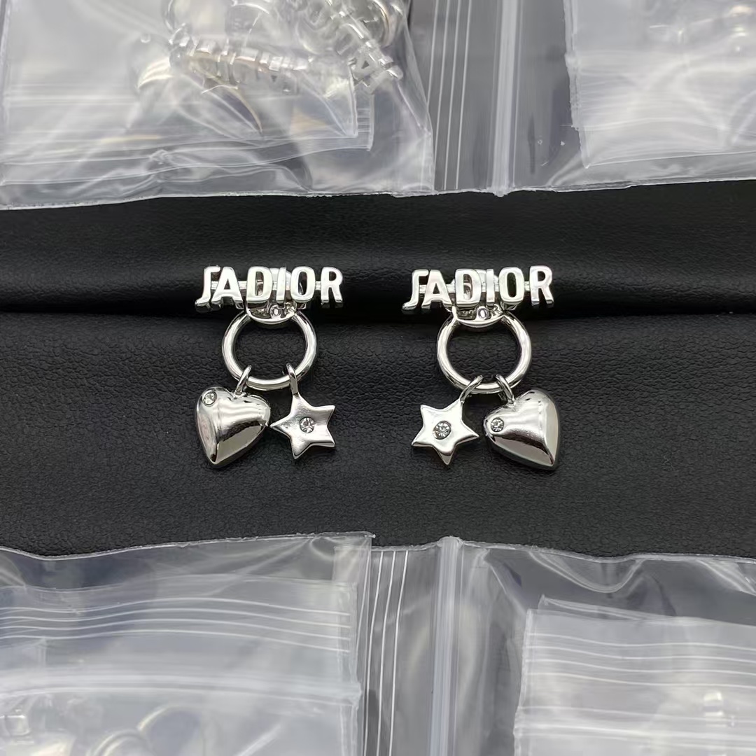 Dior JADIOR Star Heart Dangle Earrings - Rep Fashion™