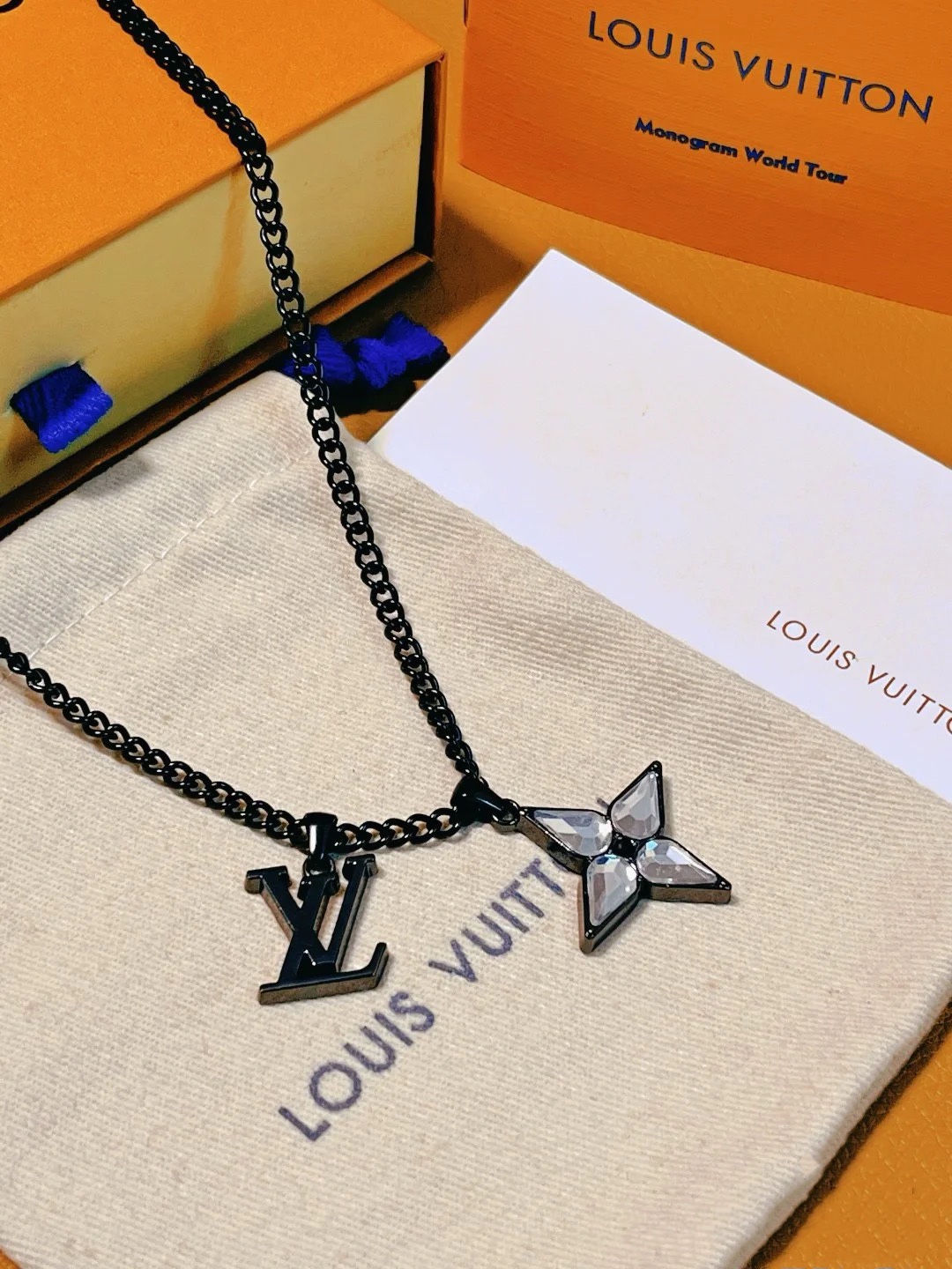 Louis Vuitton Unisex Clover LV Charm Necklace - Rep Fashion™