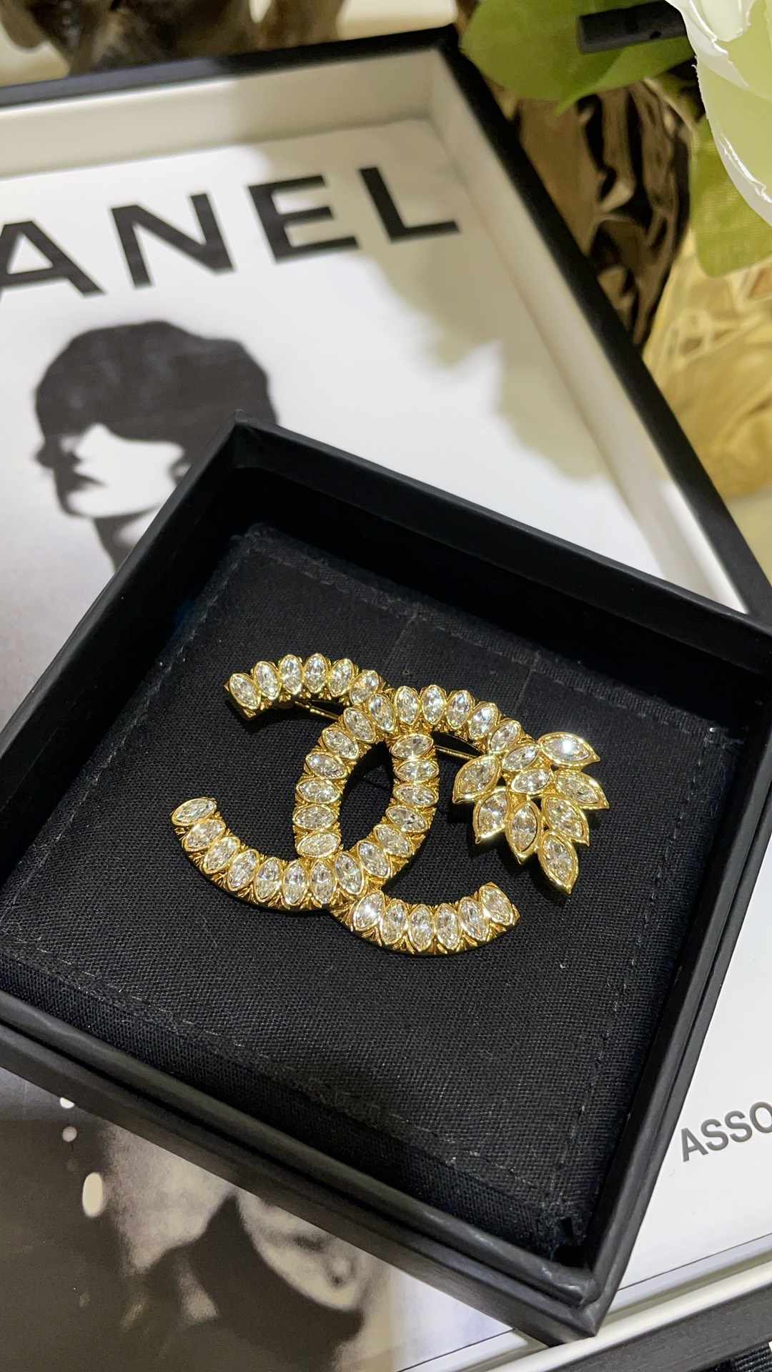 Chanel Luxury Full Diamond Ear of Wheat CC Brooch - Rep Fashion™