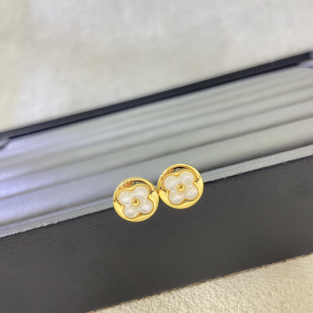 Louis Vuitton White Mother of Pearl Color Blossom Sun Ear Stud Earrings - Rep Fashion™