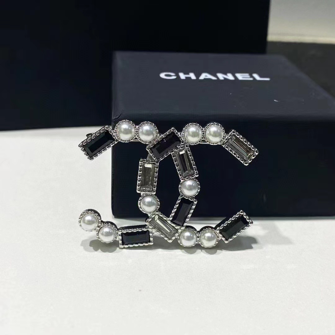 Chanel Pearl Black CC Brooch - Rep Fashion™