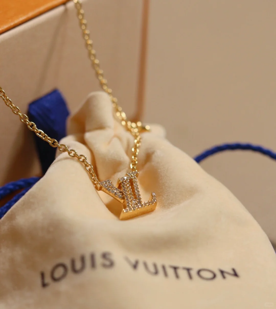 Louis Vuitton LV Letter Pendant Necklaces - Rep Fashion™