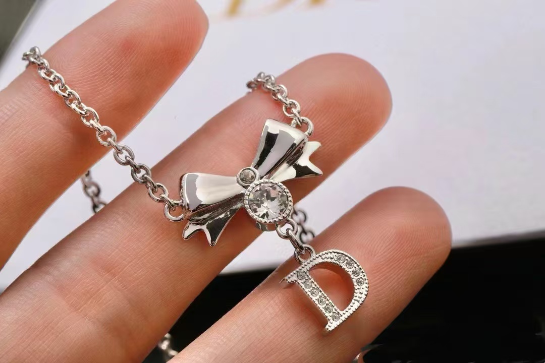 Dior Bow Letter D Pendant Necklace - Rep Fashion™