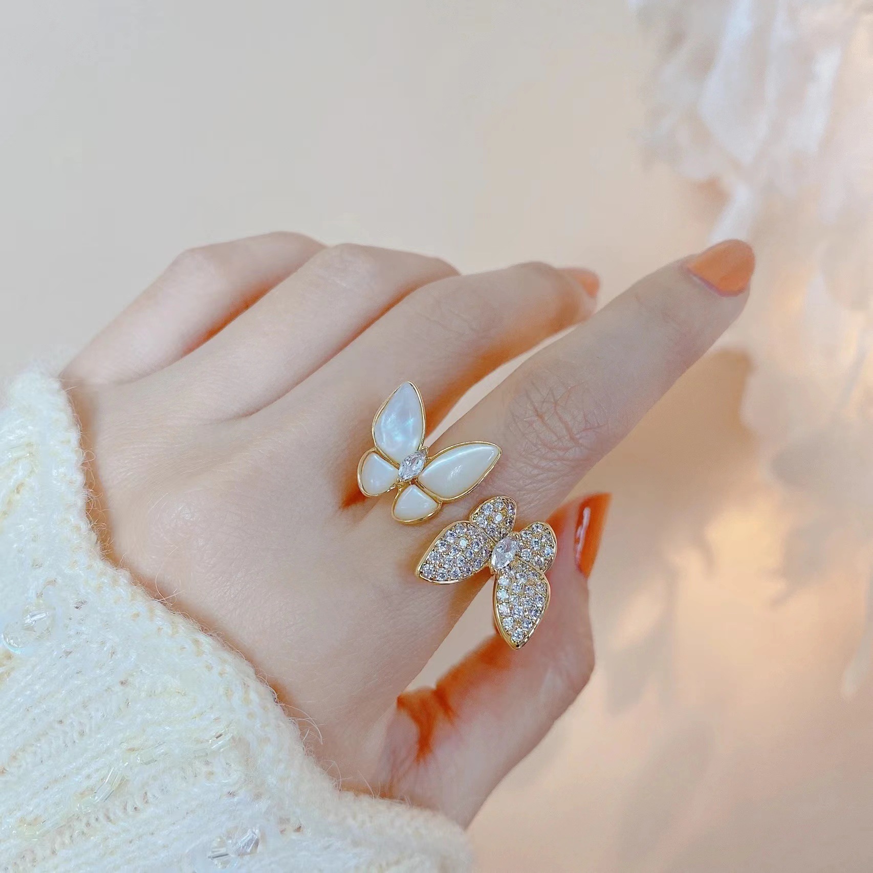 VCA Two Butterfly Between Finger Ring - Rep Fashion™