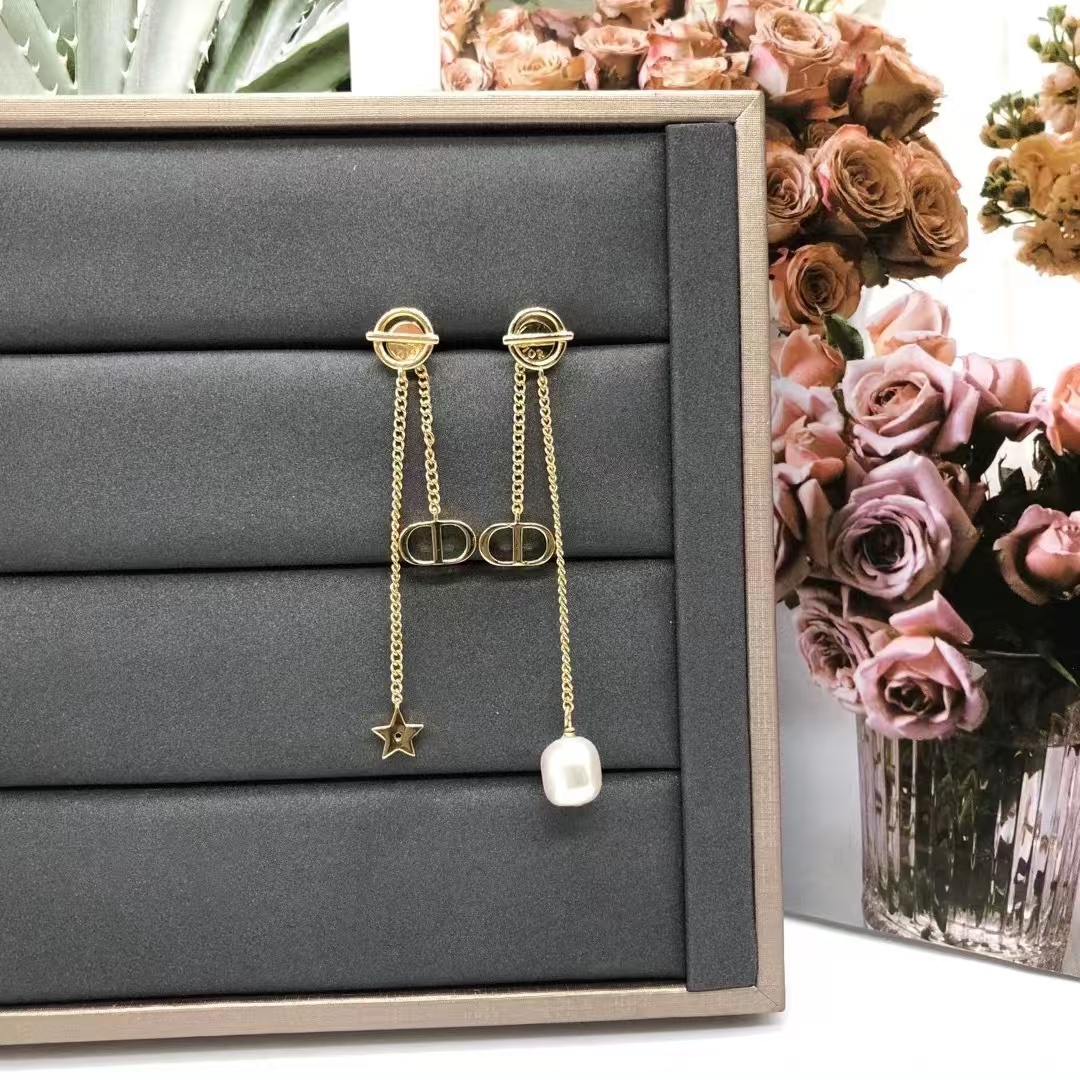 Dior Asymmetric Star Pearl Dangle Long Earrings - Rep Fashion™