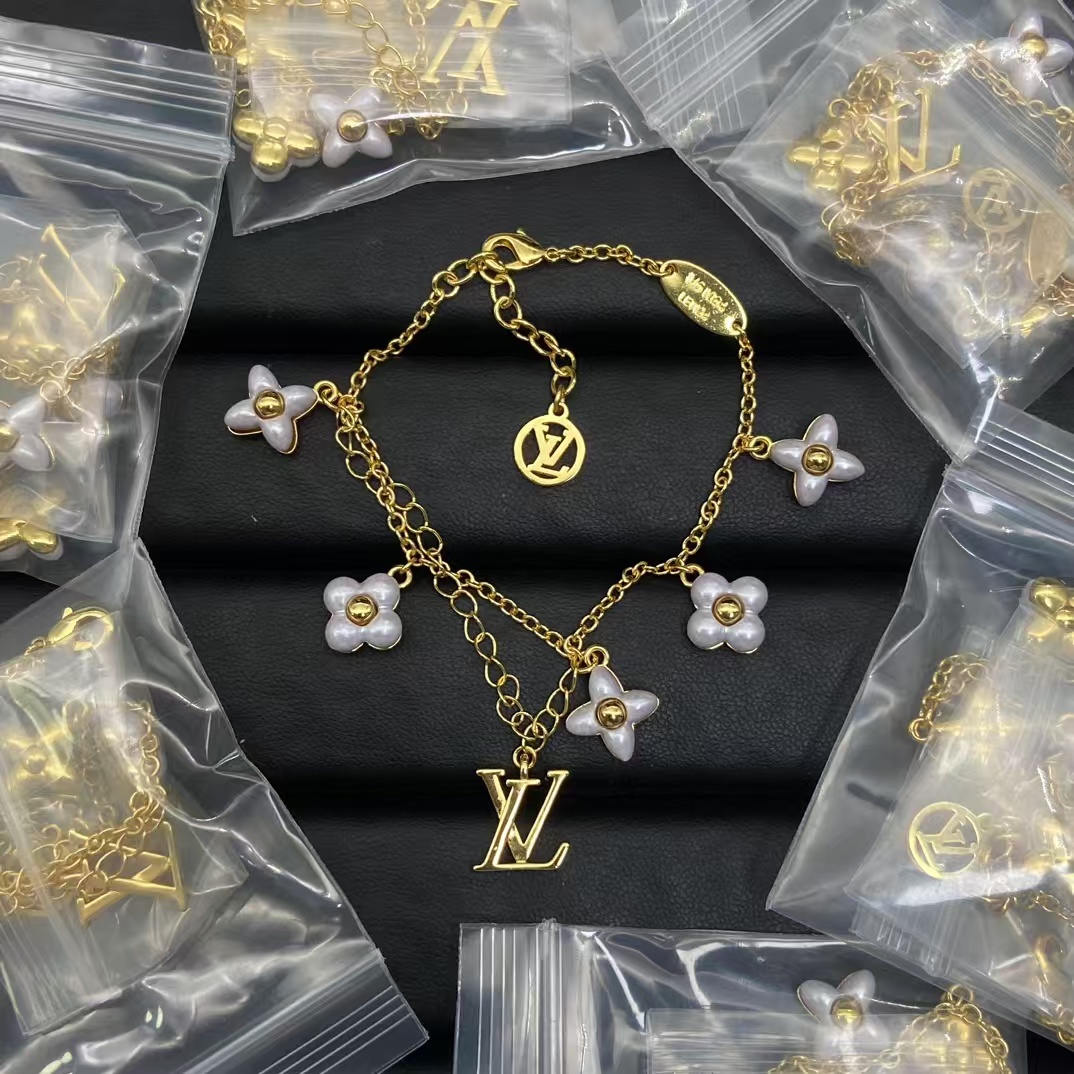 Louis Vuitton Star LV Letters Charms Bracelet - Rep Fashion™