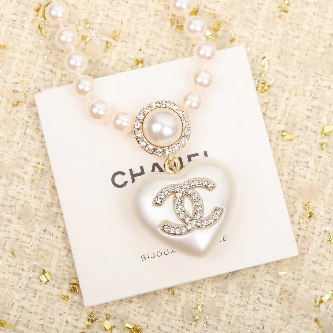 Chanel Princess Style Heart Pendant Pearl Necklace - Rep Fashion™