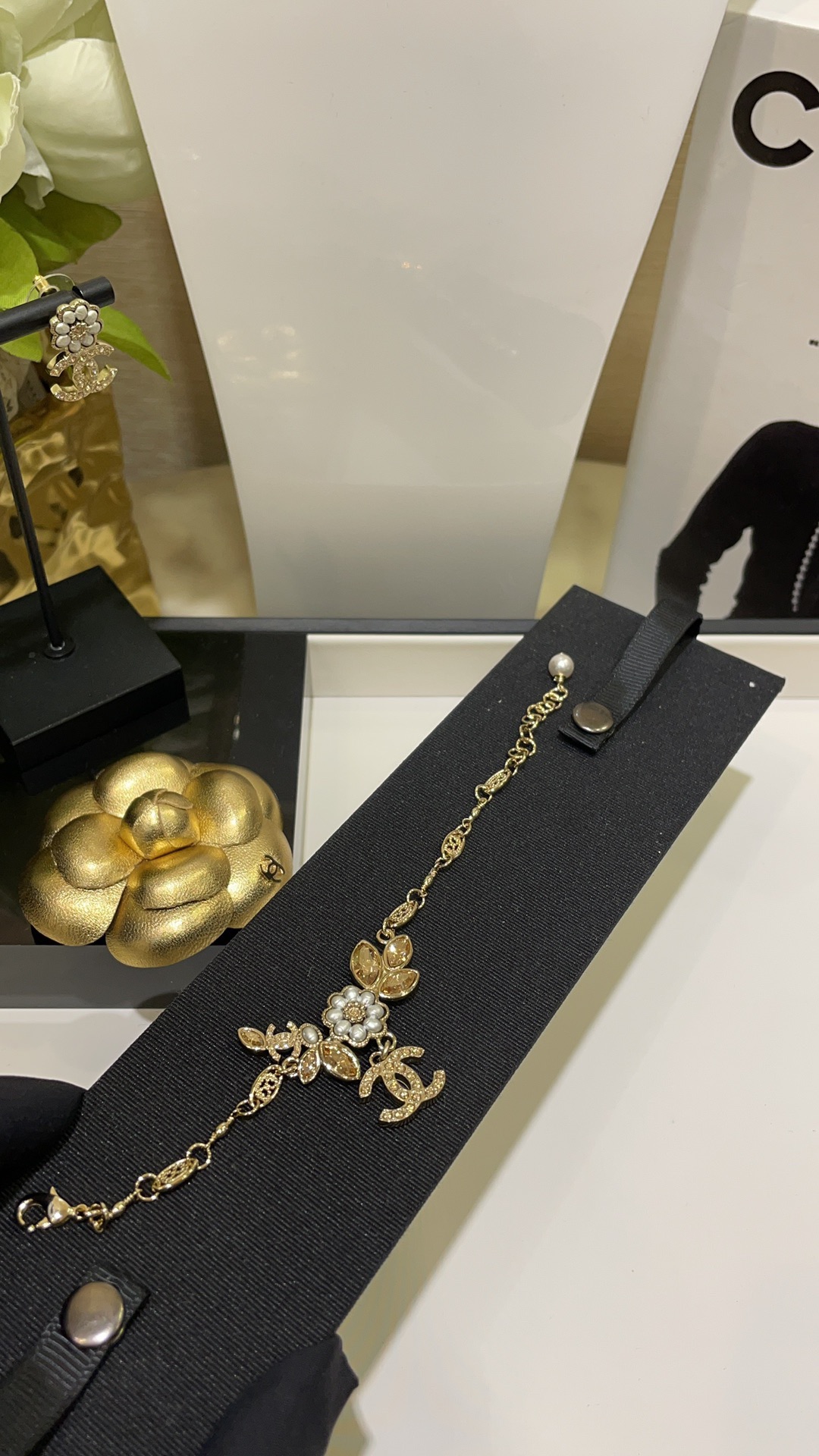 Chanel Ear of Wheat Pearl Flower Bracelet - Rep Fashion™