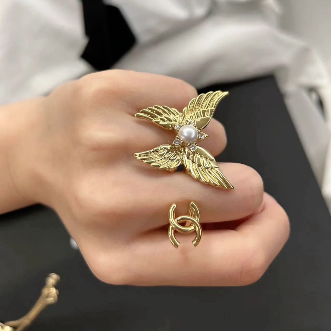 Chanel Butterfly Between Finger Open Ring - Rep Fashion™