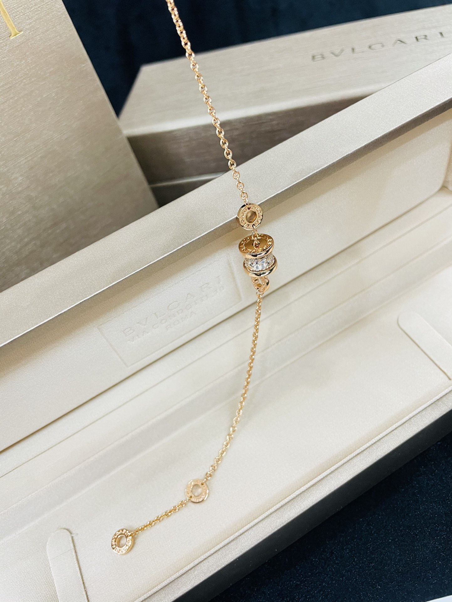 Dupe Bvlgari Diamond Paved B.zero1 Bracelet - Rep Fashion™