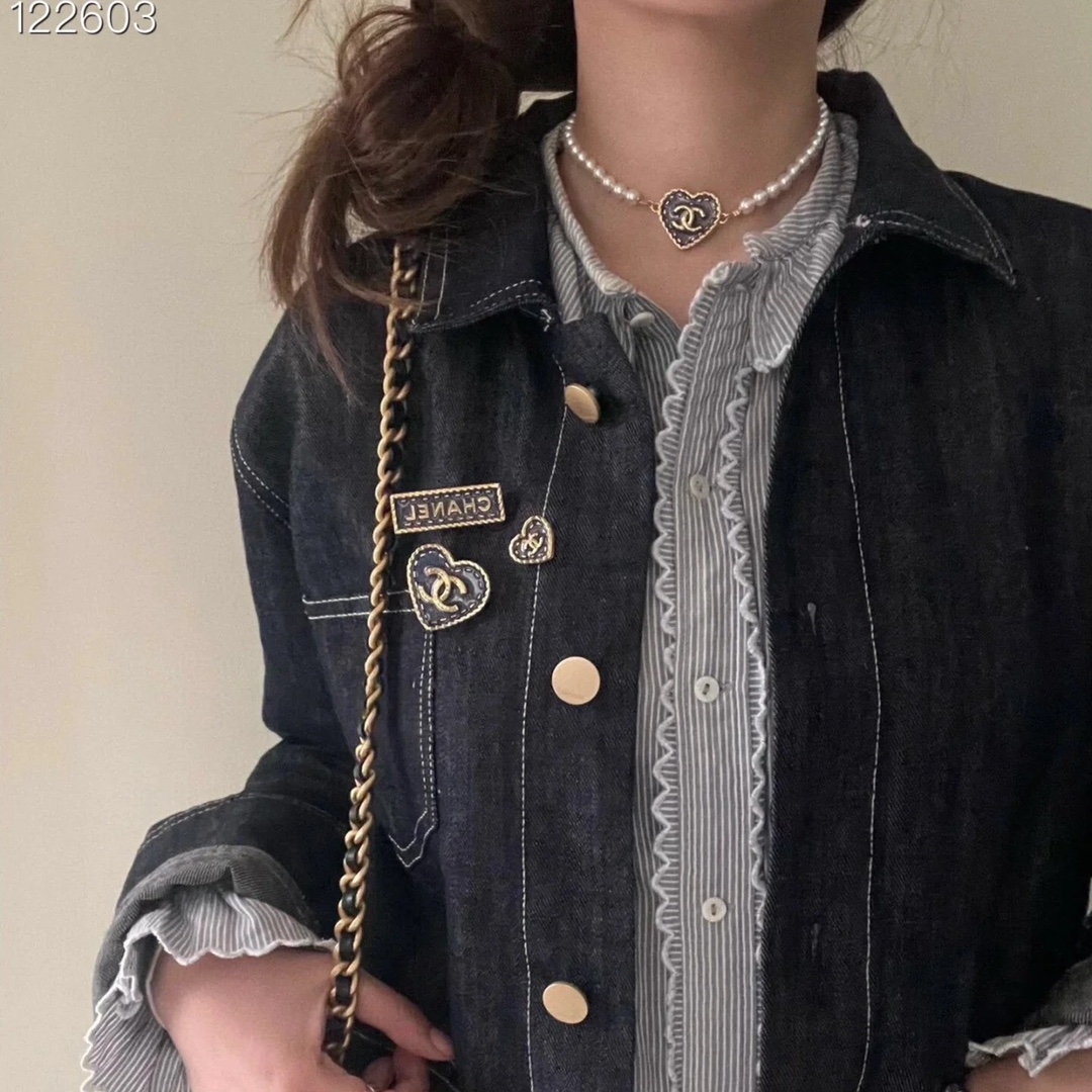 Chanel Denim Blue Heart Brooch - Rep Fashion™