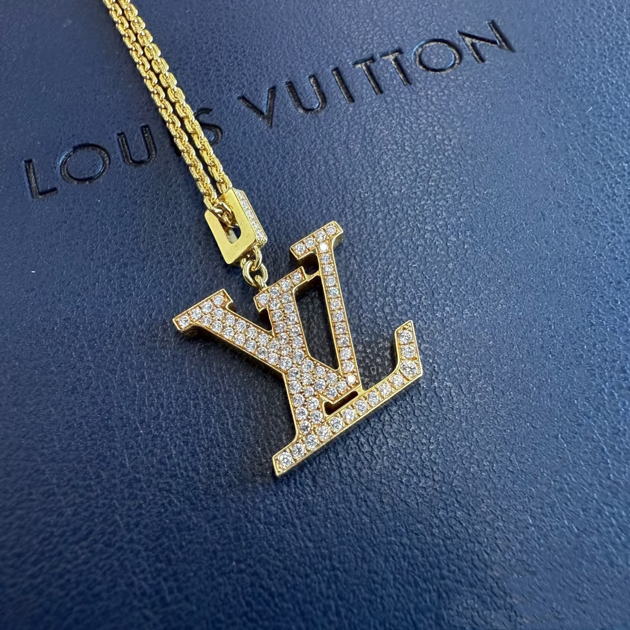 Louis Vuitton Full Diamond Paved LV Pendant Necklace - Rep Fashion™