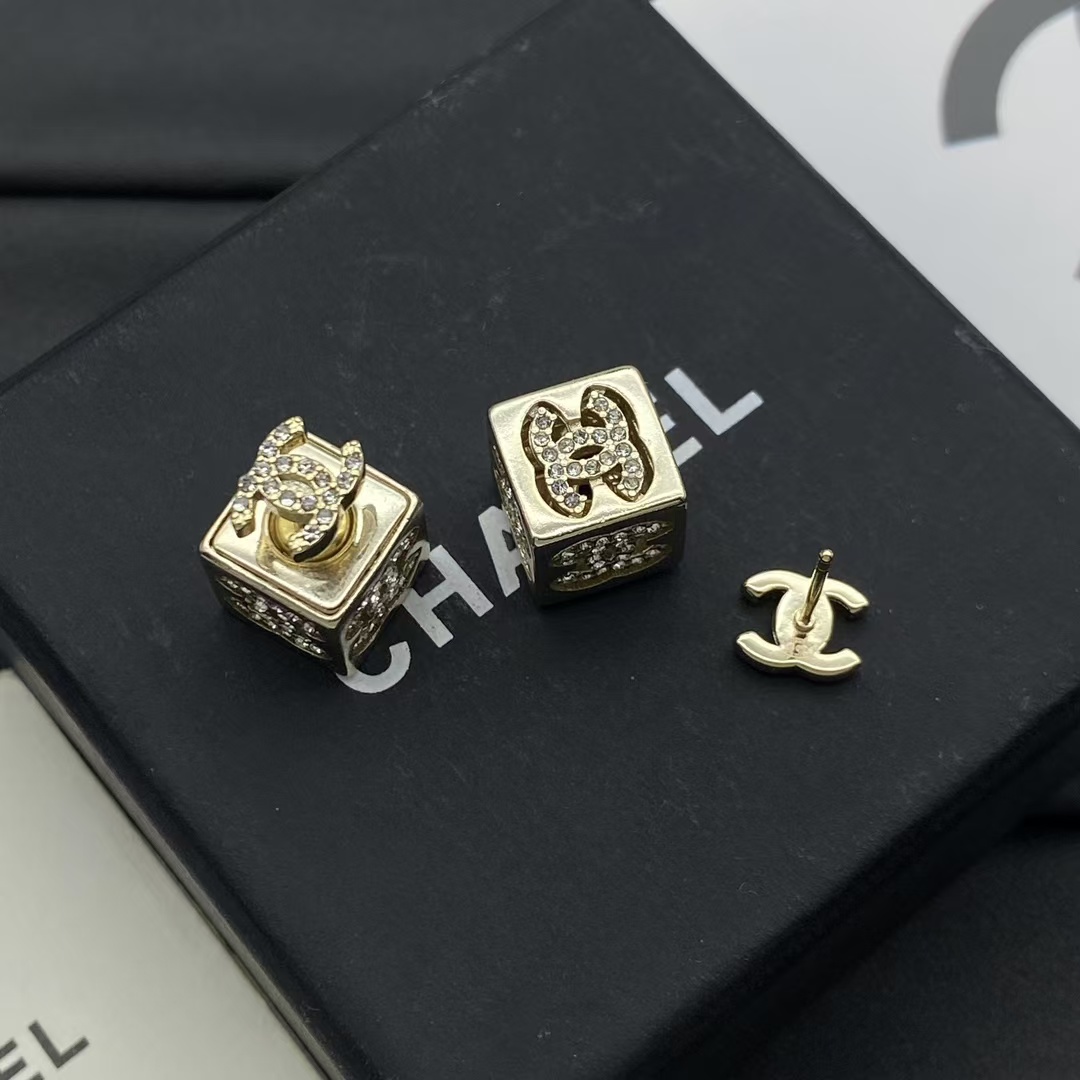 Chanel Cube Stud Earrings - Rep Fashion™